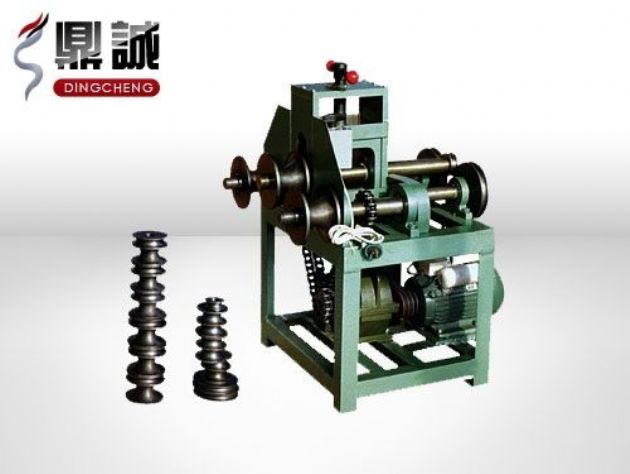 點擊查看詳細信息<br>標(biāo)題：立式多功能滾動式彎管機 閱讀次數(shù)：5340