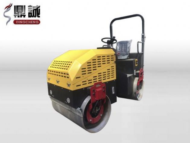 點(diǎn)擊查看詳細(xì)信息<br>標(biāo)題：2.5噸全液壓座駕式振動(dòng)壓路機(jī) 閱讀次數(shù)：14961