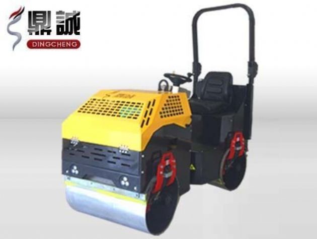 點(diǎn)擊查看詳細(xì)信息<br>標(biāo)題：1噸全液壓振動(dòng)壓路機(jī) 閱讀次數(shù)：14696